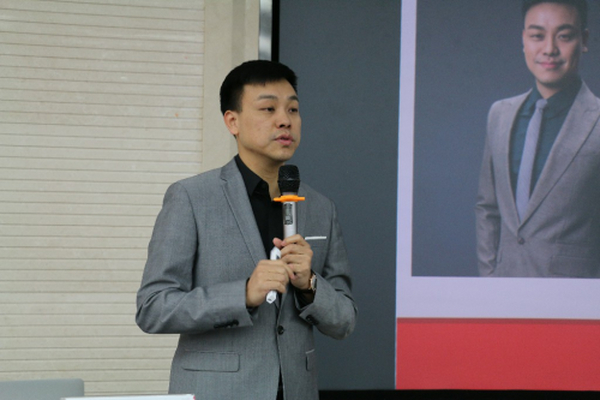 龙行营销傅志军老师受邀到湖南大学分享《F8营销系统》 